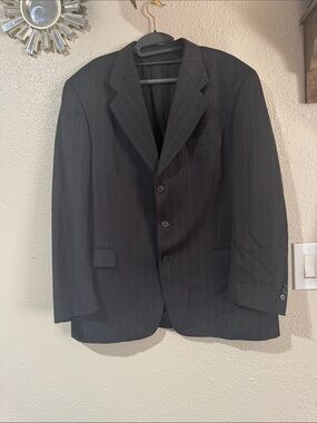 Paul Dione Men's Black Pinstripe Three-Button Suit Blazer 💯 % wool. Fit 44l,46R